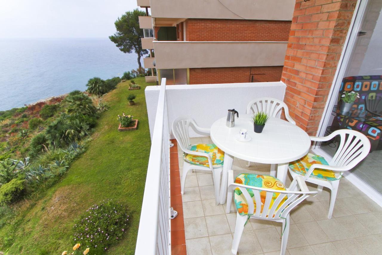 Cabo Menor 2 Planet Costa Dorada Salou Exterior foto